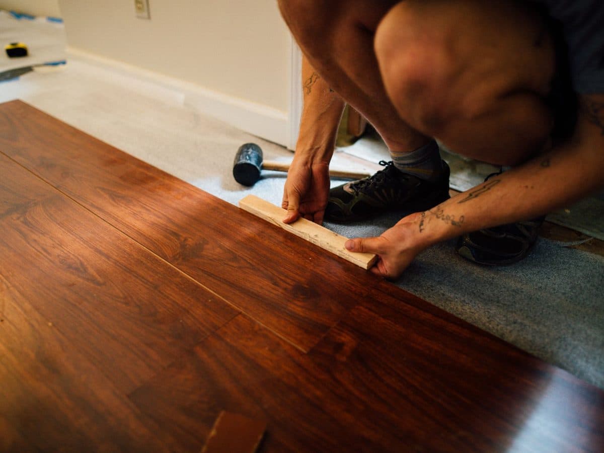 Pose d'un plancher flottant à Montréal